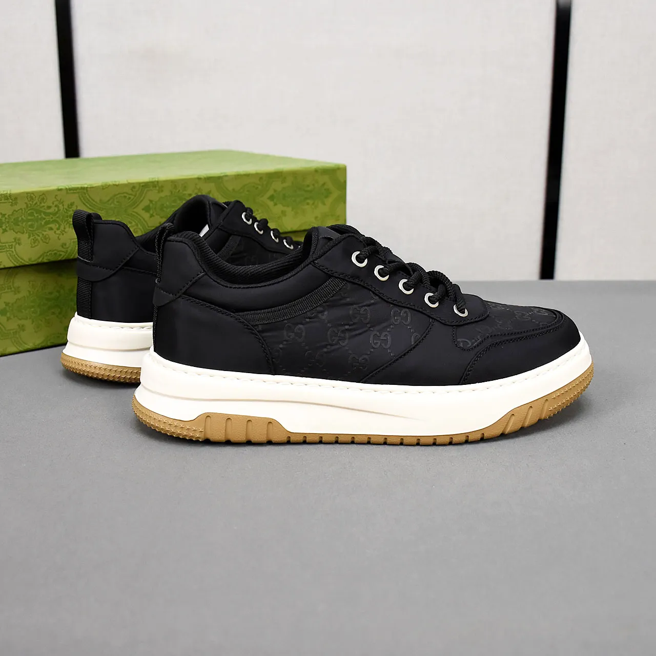 PP400👟👟👟Gucci【Gucci】Fashionable lace-up cloth shoes, uppers made of breathable fabric, rubber foam soles, men's size 39-44.